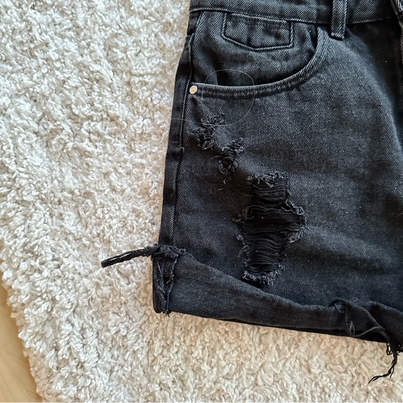 Zara high waisted denim shorts - Picture 2 of 5